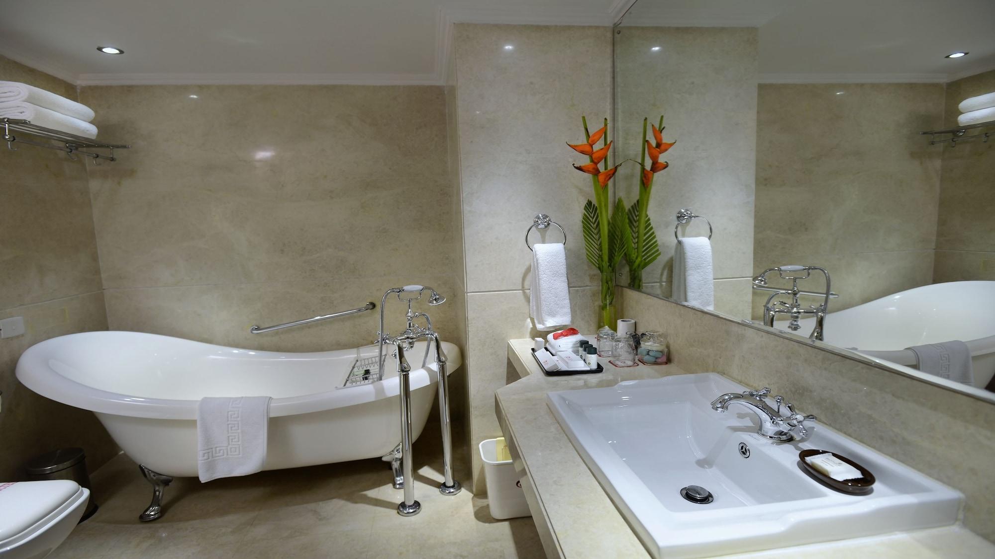 Clarks Limited Hotel 5*