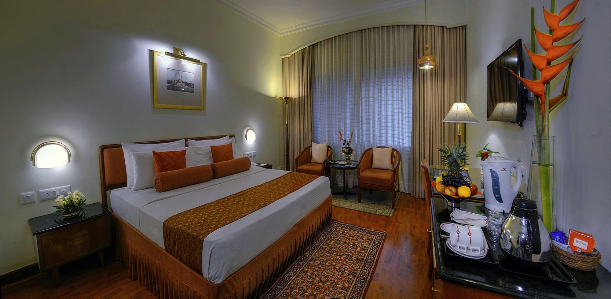 Clarks Limited Hotel 5*