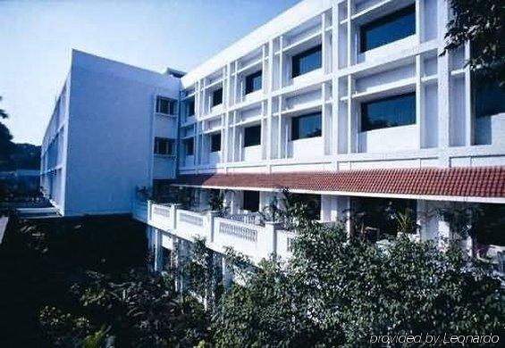 Clarks Limited Hotel 5*