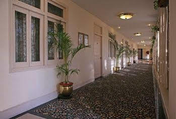 Clarks Limited Hotel 5*