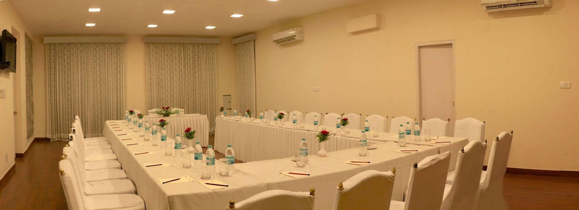 Clarks Limited Hotel Varanasi